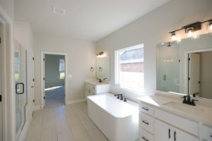 Master Bathroom Shaw Homes 11225 S. Tamarack St. Jenks, OK 74037 Redford 1E Elevation B In Oak Ridge Of Jenks (1)